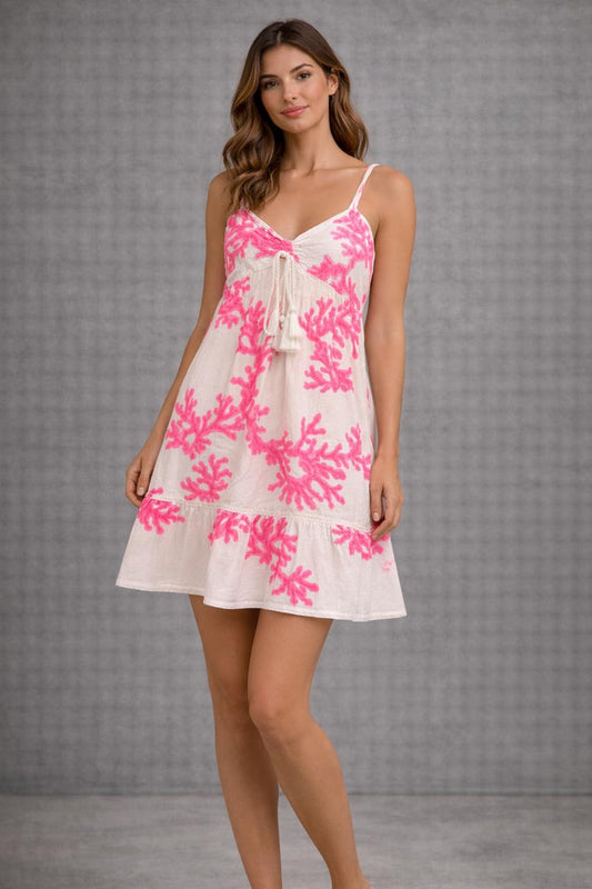 Sleeveless short dress with embellishments