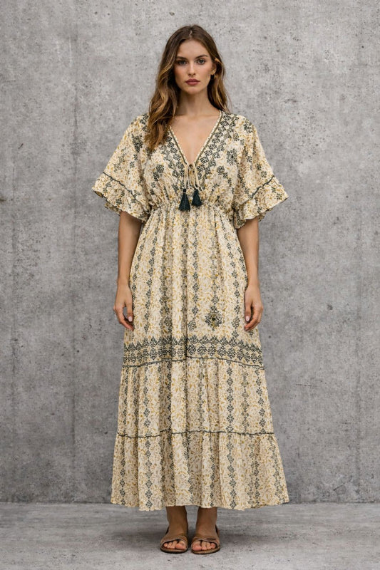 Maxi dress with short sleeves and elegant embellishment
